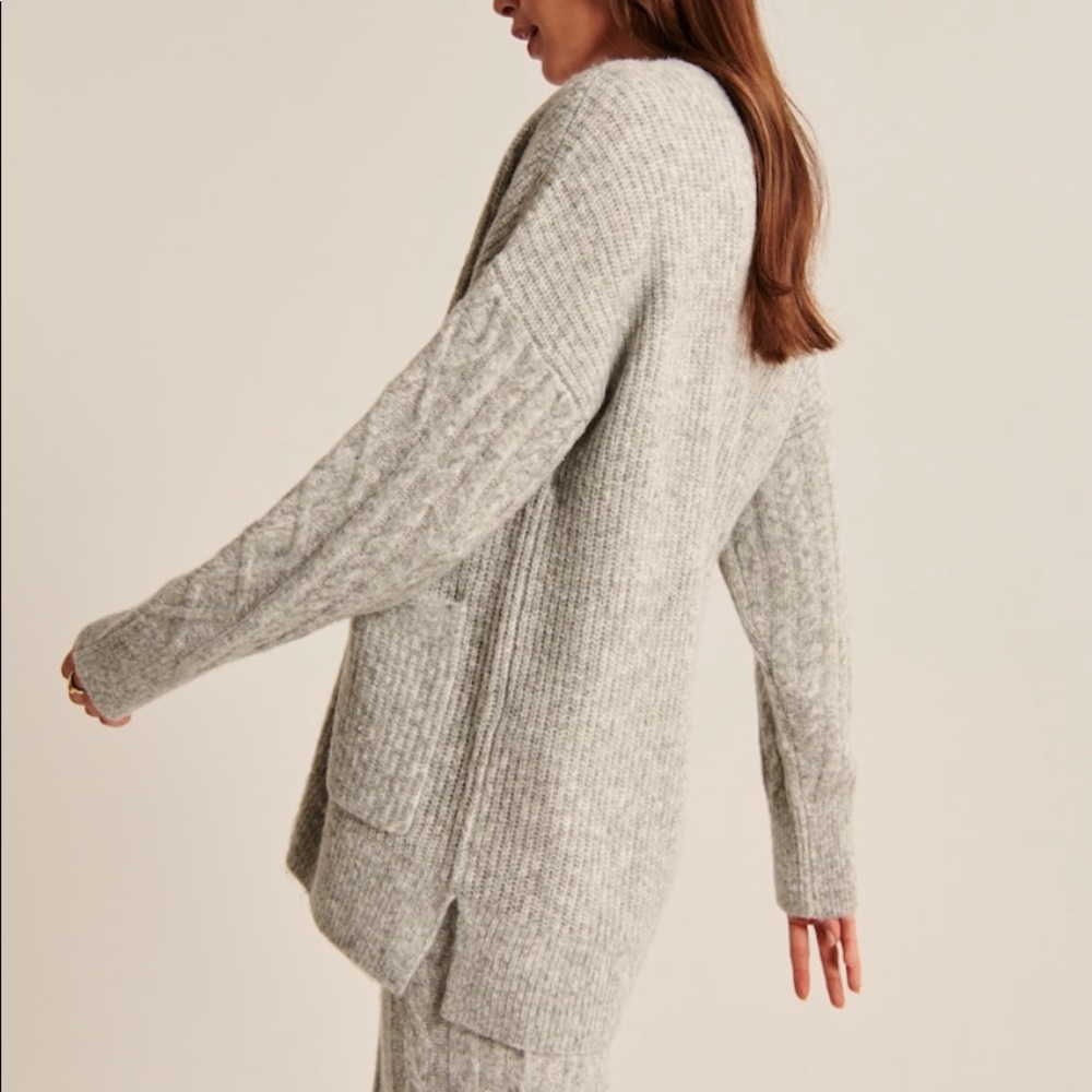 ABERCROMBIE KNIT CARDIGAN TOP